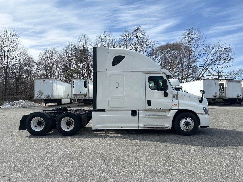 Sleeper Tractor-Heavy Duty Tractors-Freightliner-2020-Cascadia 12564ST-Greensboro-NC-644,209\n\t\tmiles-$ 39,250 - Image 8