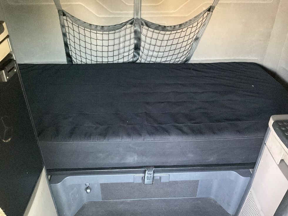 Sleeper Tractor-Heavy Duty Tractors-Freightliner-2020-Cascadia 12564ST-Indian Trail-NC-564,965\n\t\tmiles-$ 48,750 - Image 17