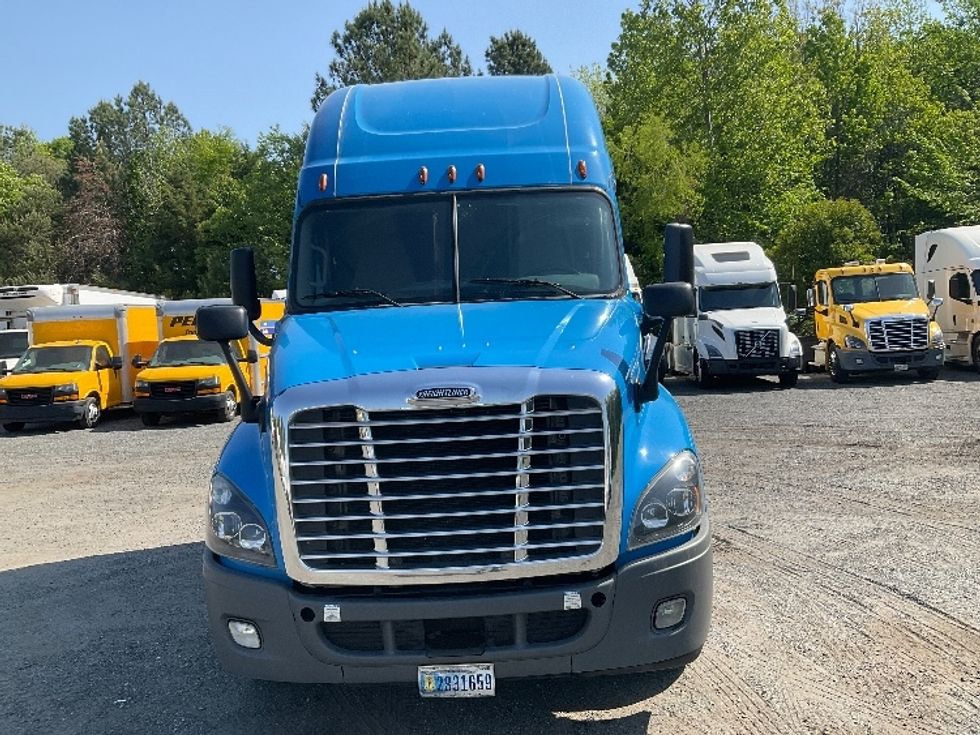 Sleeper Tractor-Heavy Duty Tractors-Freightliner-2020-Cascadia 12564ST-Indian Trail-NC-564,965\n\t\tmiles-$ 48,750 - Image 2