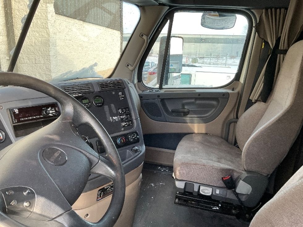 Sleeper Tractor-Heavy Duty Tractors-Freightliner-2020-Cascadia 12564ST-Indianapolis-IN-142,136\n\t\tmiles-$ 68,250 - Image 10