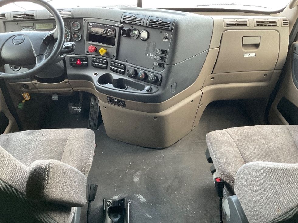 Sleeper Tractor-Heavy Duty Tractors-Freightliner-2020-Cascadia 12564ST-Indianapolis-IN-142,136\n\t\tmiles-$ 68,250 - Image 12