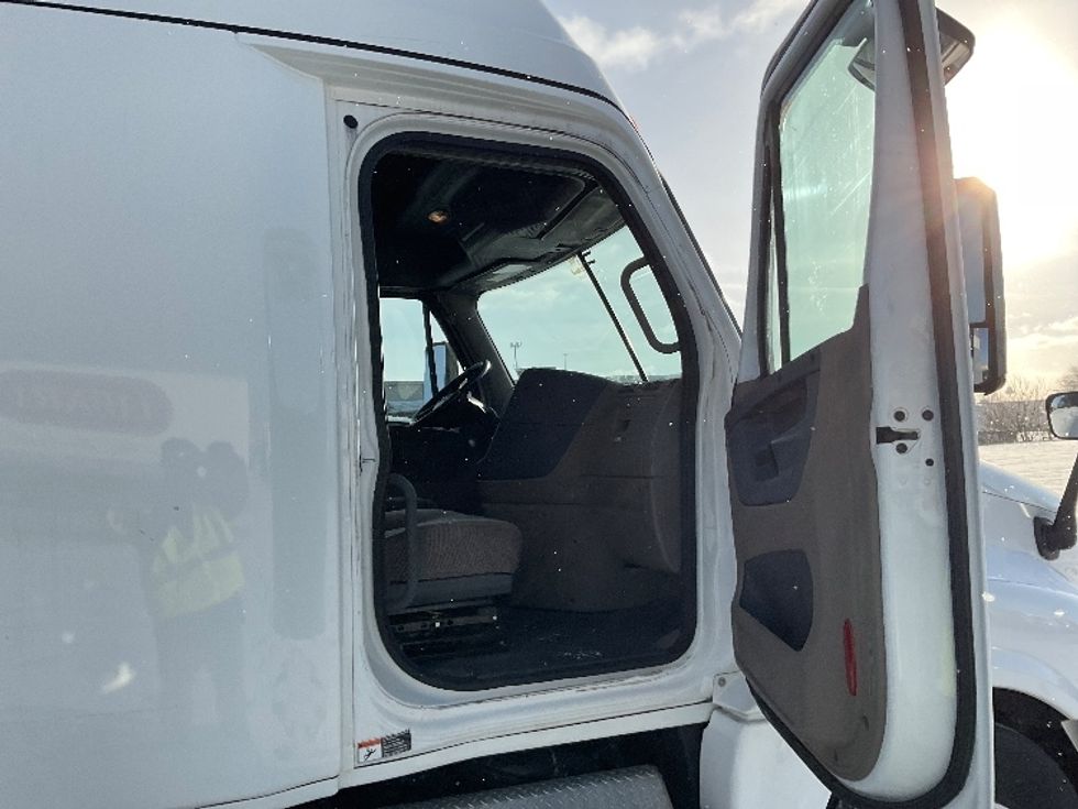 Sleeper Tractor-Heavy Duty Tractors-Freightliner-2020-Cascadia 12564ST-Indianapolis-IN-142,136\n\t\tmiles-$ 68,250 - Image 13