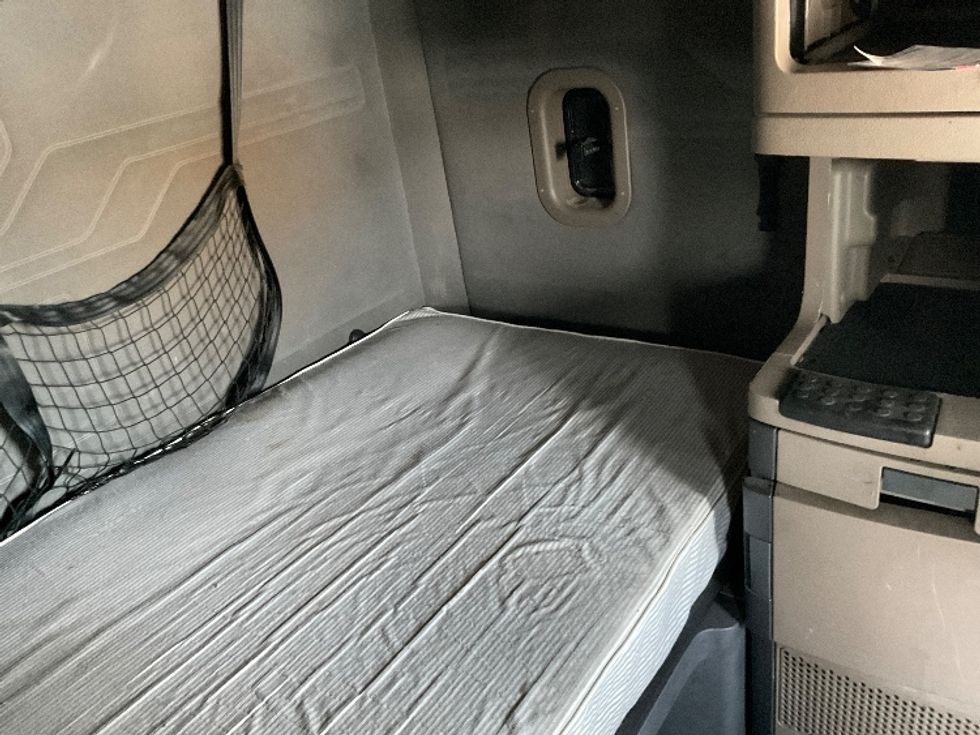 Sleeper Tractor-Heavy Duty Tractors-Freightliner-2020-Cascadia 12564ST-Indianapolis-IN-142,136\n\t\tmiles-$ 68,250 - Image 17