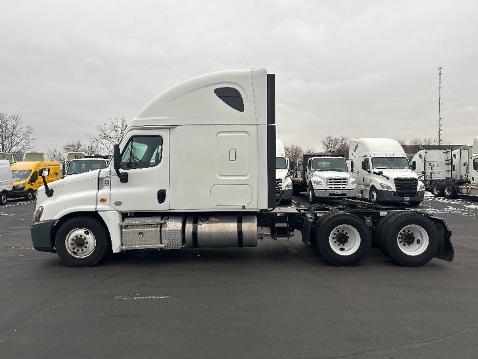 Sleeper Tractor-Heavy Duty Tractors-Freightliner-2020-Cascadia 12564ST-Indianapolis-IN-142,136\n\t\tmiles-$ 68,250 - Image 4