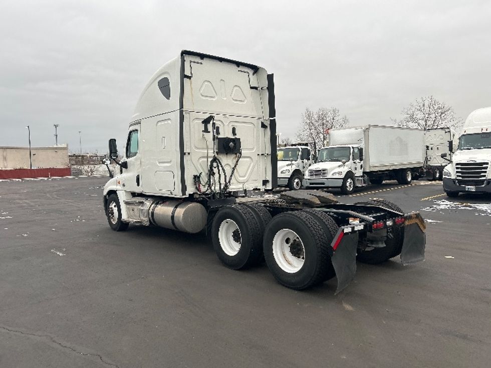 Sleeper Tractor-Heavy Duty Tractors-Freightliner-2020-Cascadia 12564ST-Indianapolis-IN-142,136\n\t\tmiles-$ 68,250 - Image 5