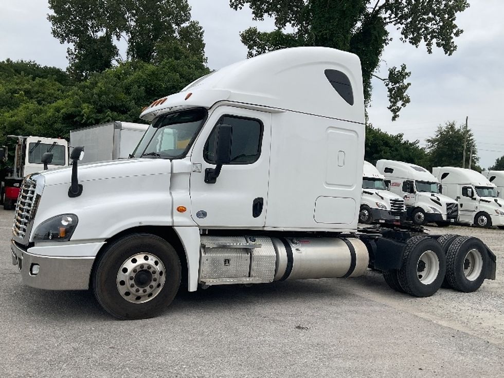 Sleeper Tractor-Heavy Duty Tractors-Freightliner-2020-Cascadia 12564ST-Jackson-TN-456,178\n\t\tmiles-$ 58,750 - Image 4