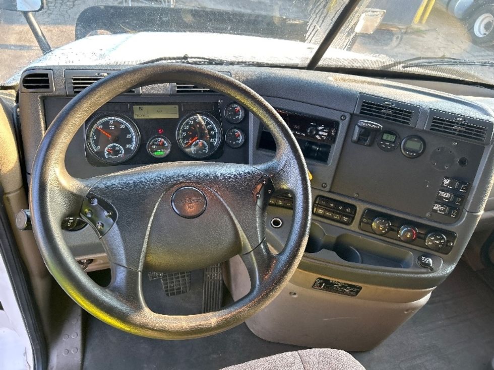 Sleeper Tractor-Heavy Duty Tractors-Freightliner-2020-Cascadia 12564ST-Jackson-TN-632,374\n\t\tmiles-$ 45,000 - Image 11