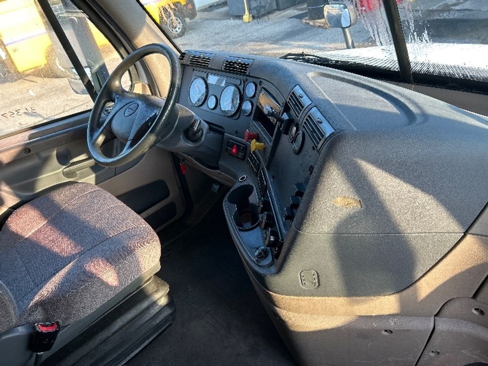 Sleeper Tractor-Heavy Duty Tractors-Freightliner-2020-Cascadia 12564ST-Jackson-TN-632,374\n\t\tmiles-$ 45,000 - Image 15