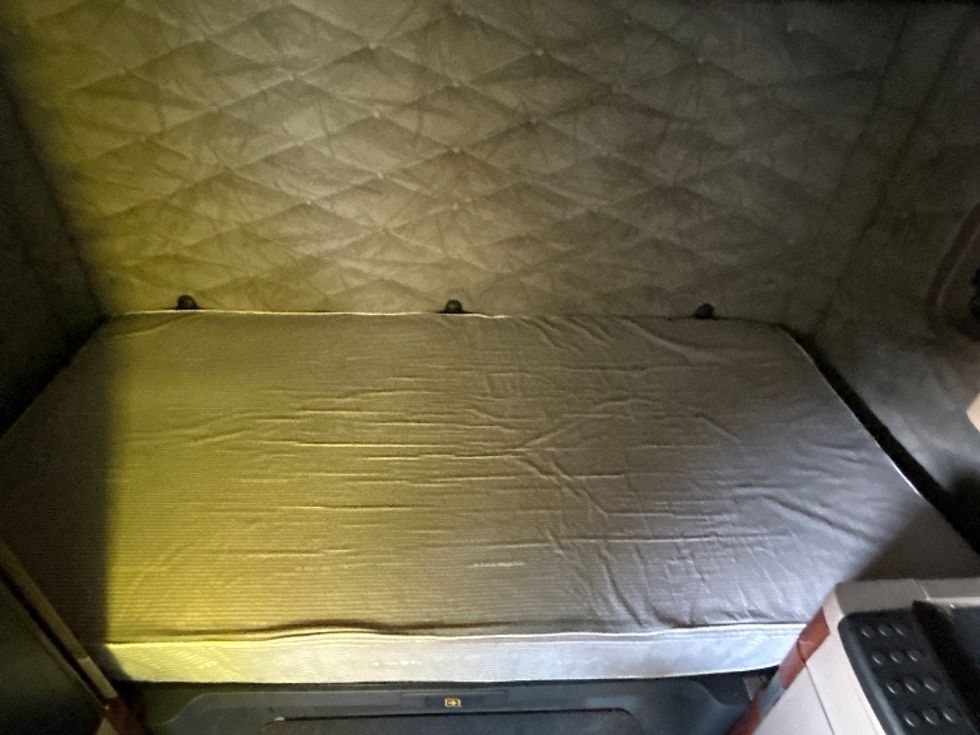 Sleeper Tractor-Heavy Duty Tractors-Freightliner-2020-Cascadia 12564ST-Jackson-TN-632,374\n\t\tmiles-$ 45,000 - Image 17