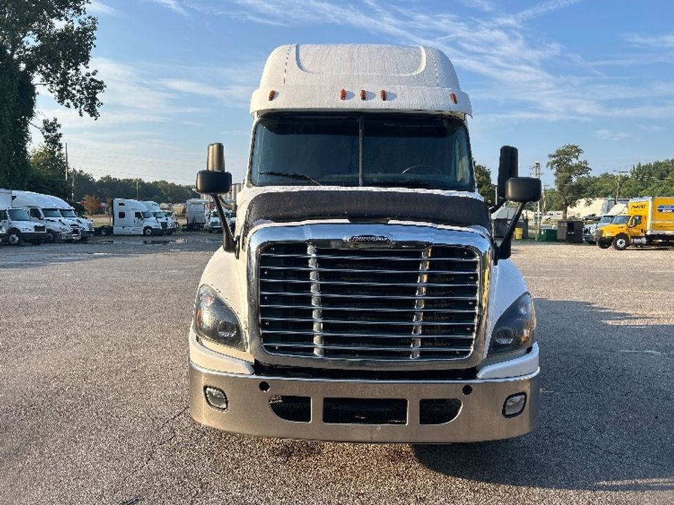 Sleeper Tractor-Heavy Duty Tractors-Freightliner-2020-Cascadia 12564ST-Jackson-TN-632,374\n\t\tmiles-$ 45,000 - Image 2