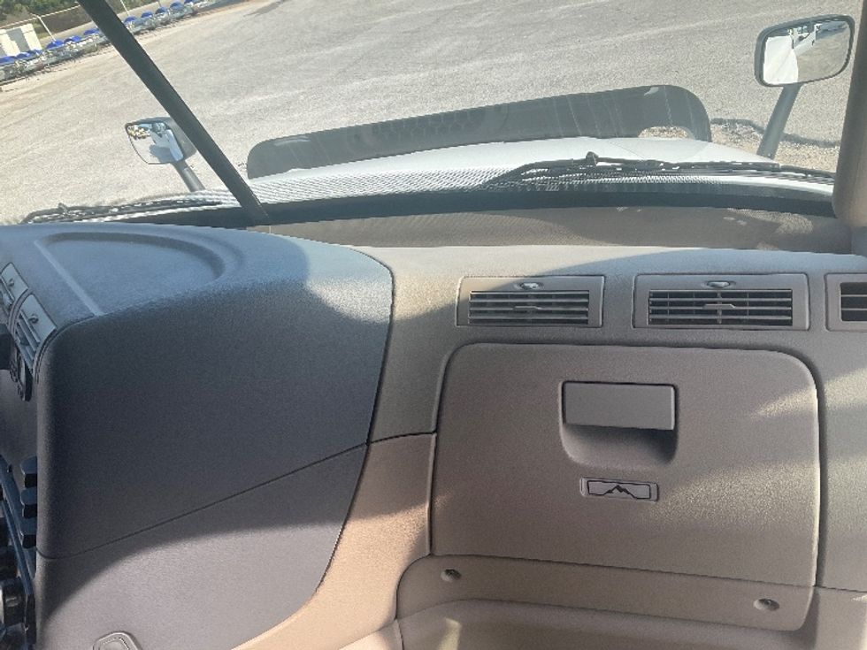 Sleeper Tractor-Heavy Duty Tractors-Freightliner-2020-Cascadia 12564ST-Jackson-TN-678,072\n\t\tmiles-$ 42,250 - Image 14