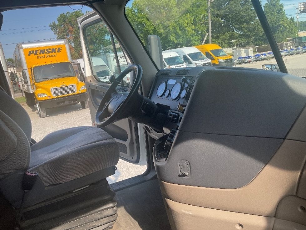 Sleeper Tractor-Heavy Duty Tractors-Freightliner-2020-Cascadia 12564ST-Jackson-TN-678,072\n\t\tmiles-$ 42,250 - Image 15