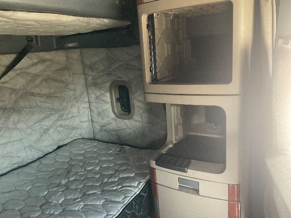 Sleeper Tractor-Heavy Duty Tractors-Freightliner-2020-Cascadia 12564ST-Jackson-TN-678,072\n\t\tmiles-$ 42,250 - Image 18