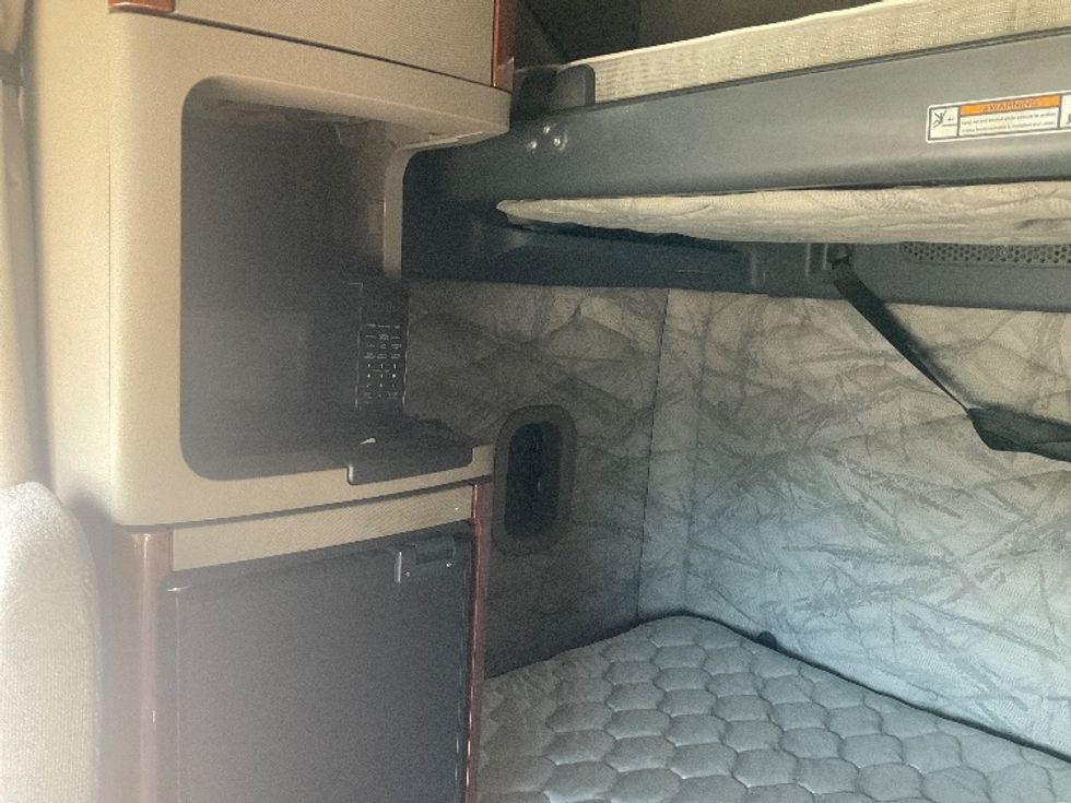 Sleeper Tractor-Heavy Duty Tractors-Freightliner-2020-Cascadia 12564ST-Jackson-TN-678,072\n\t\tmiles-$ 42,250 - Image 19