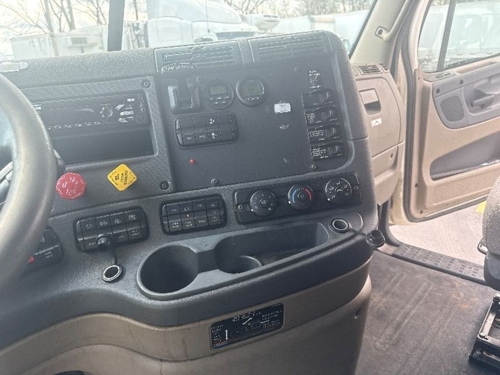 Sleeper Tractor-Heavy Duty Tractors-Freightliner-2020-Cascadia 12564ST-Jessup-MD-263,415\n\t\tmiles-$ 63,750 - Image 11