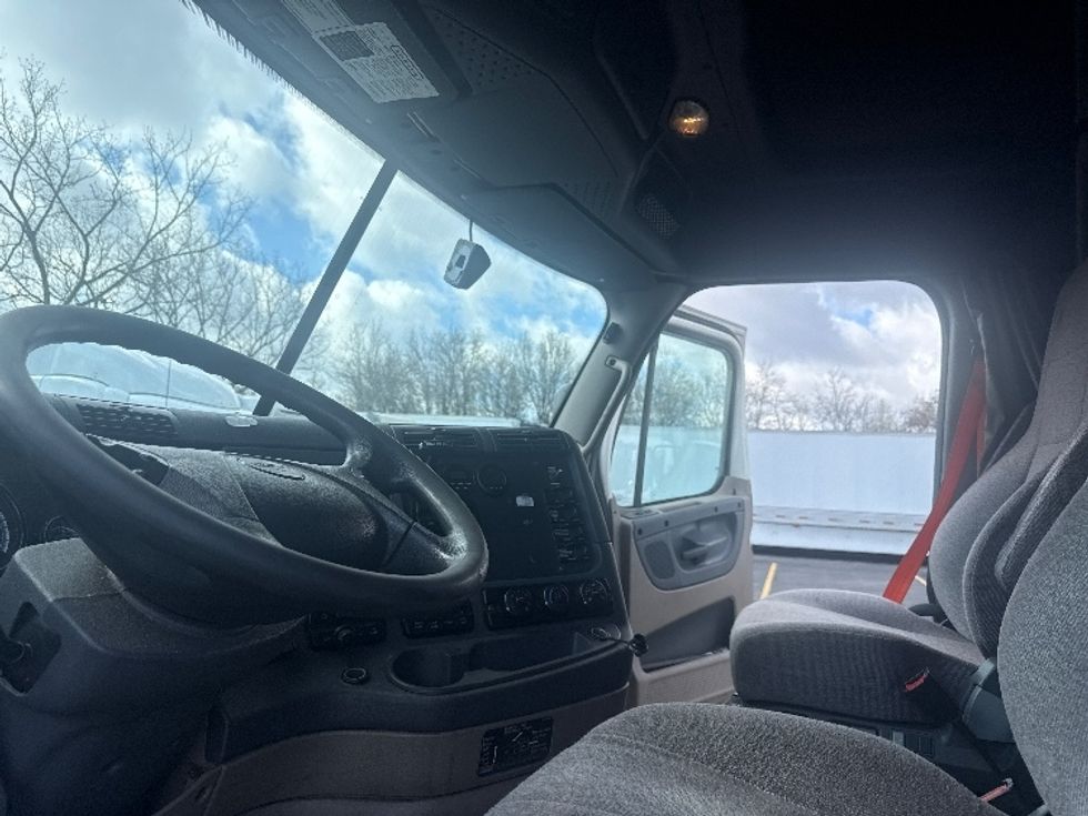 Sleeper Tractor-Heavy Duty Tractors-Freightliner-2020-Cascadia 12564ST-Jessup-MD-420,678\n\t\tmiles-$ 57,250 - Image 10