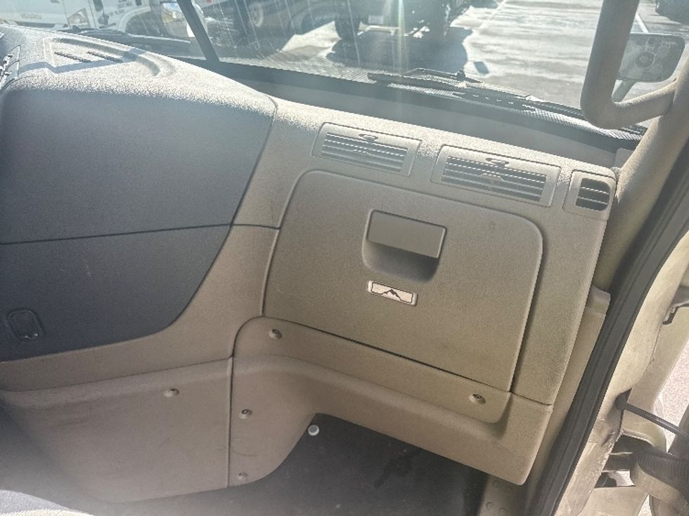 Sleeper Tractor-Heavy Duty Tractors-Freightliner-2020-Cascadia 12564ST-Jessup-MD-420,678\n\t\tmiles-$ 57,250 - Image 14