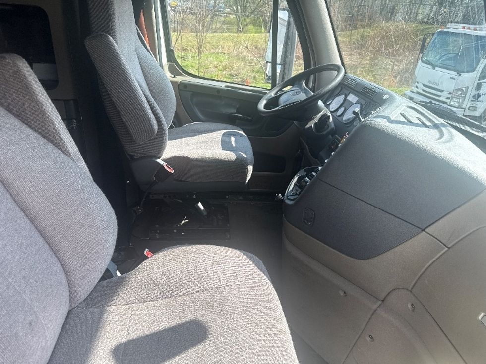 Sleeper Tractor-Heavy Duty Tractors-Freightliner-2020-Cascadia 12564ST-Jessup-MD-420,678\n\t\tmiles-$ 57,250 - Image 15