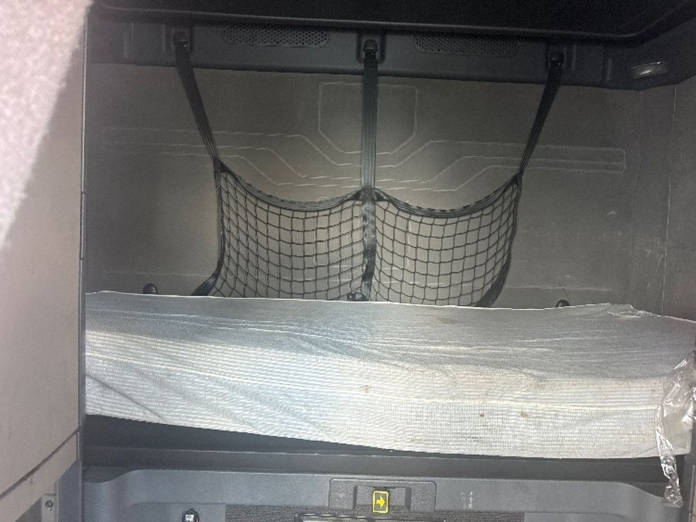 Sleeper Tractor-Heavy Duty Tractors-Freightliner-2020-Cascadia 12564ST-Jessup-MD-420,678\n\t\tmiles-$ 57,250 - Image 16