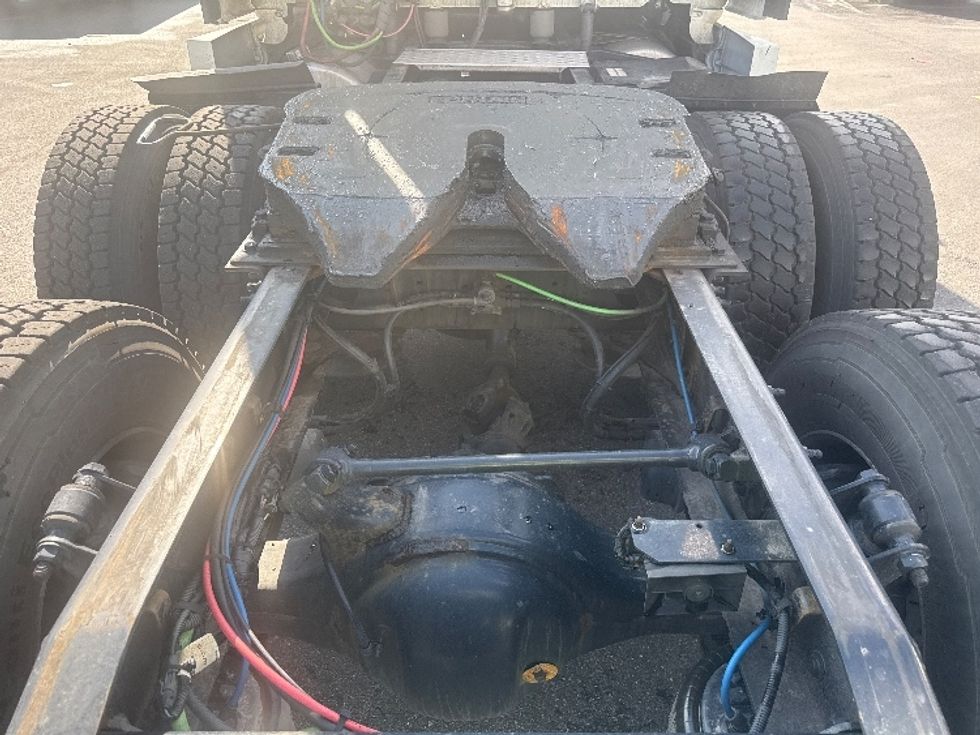 Sleeper Tractor-Heavy Duty Tractors-Freightliner-2020-Cascadia 12564ST-Jessup-MD-420,678\n\t\tmiles-$ 57,250 - Image 6