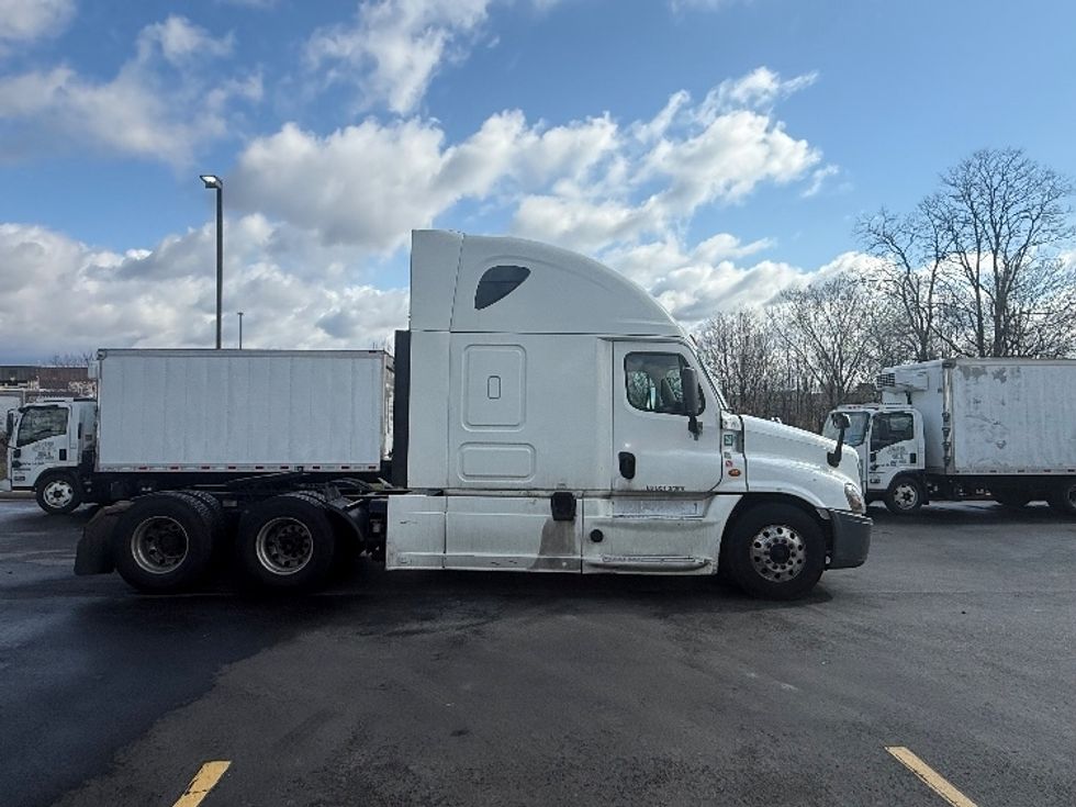 Sleeper Tractor-Heavy Duty Tractors-Freightliner-2020-Cascadia 12564ST-Jessup-MD-420,678\n\t\tmiles-$ 57,250 - Image 8