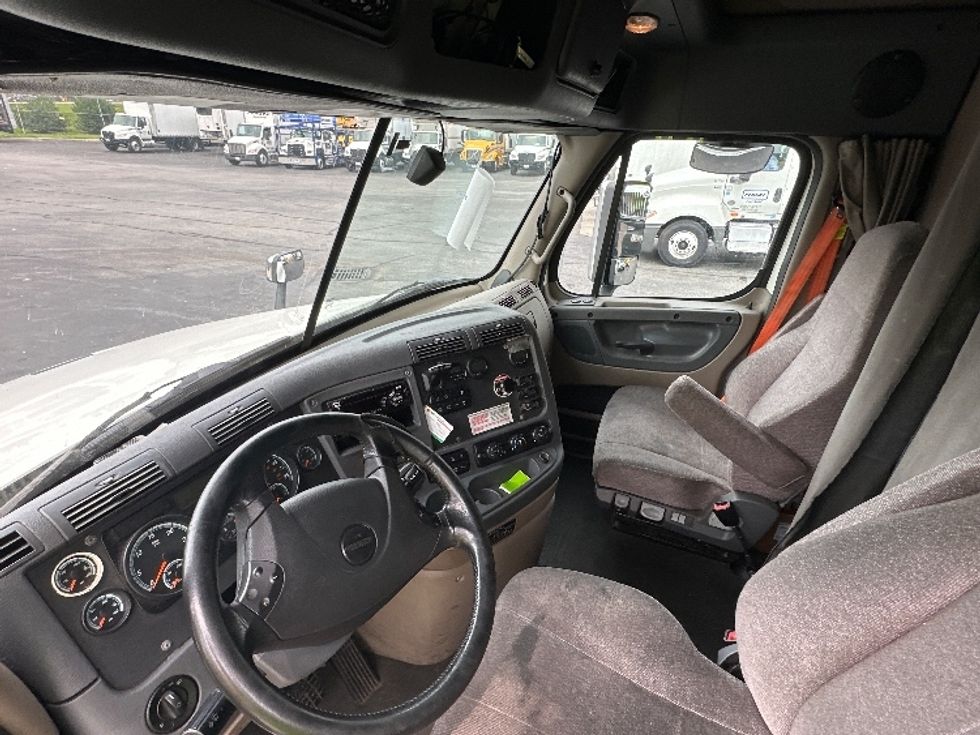 Sleeper Tractor-Heavy Duty Tractors-Freightliner-2020-Cascadia 12564ST-Jessup-MD-439,694\n\t\tmiles-$ 62,000 - Image 10