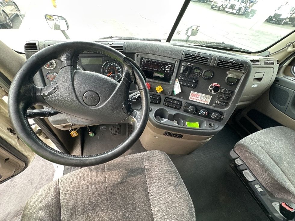 Sleeper Tractor-Heavy Duty Tractors-Freightliner-2020-Cascadia 12564ST-Jessup-MD-439,694\n\t\tmiles-$ 62,000 - Image 11