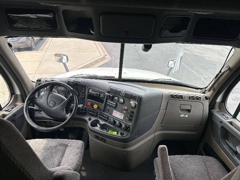 Sleeper Tractor-Heavy Duty Tractors-Freightliner-2020-Cascadia 12564ST-Jessup-MD-439,694\n\t\tmiles-$ 62,000 - Image 12