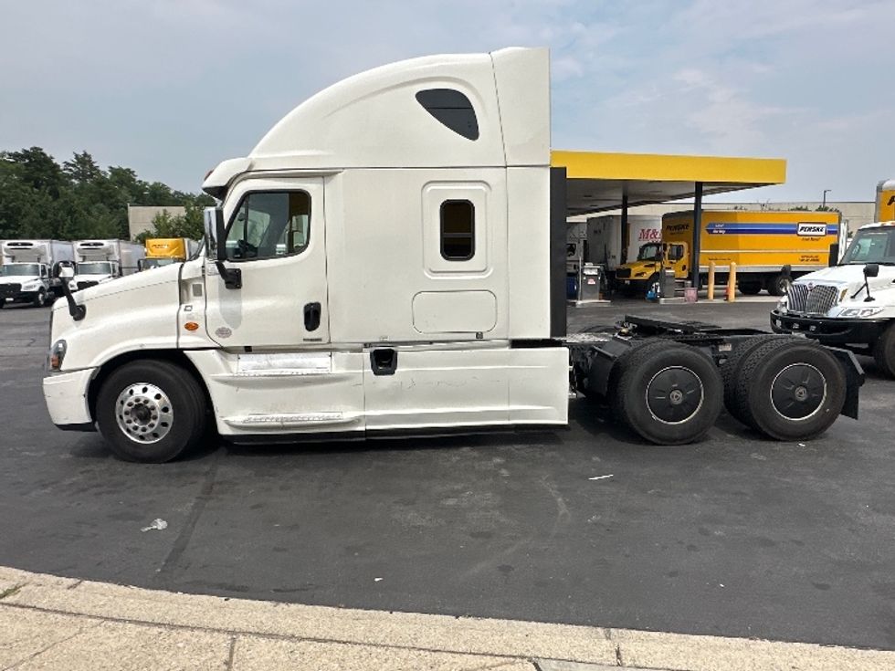 Sleeper Tractor-Heavy Duty Tractors-Freightliner-2020-Cascadia 12564ST-Jessup-MD-439,694\n\t\tmiles-$ 62,000 - Image 4
