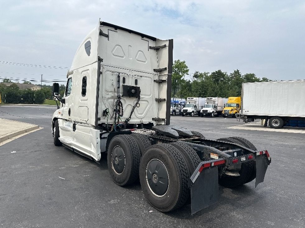Sleeper Tractor-Heavy Duty Tractors-Freightliner-2020-Cascadia 12564ST-Jessup-MD-439,694\n\t\tmiles-$ 62,000 - Image 5