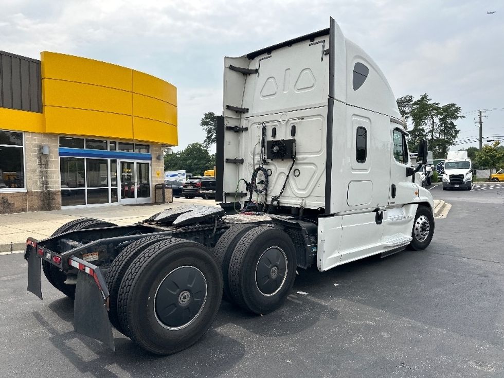 Sleeper Tractor-Heavy Duty Tractors-Freightliner-2020-Cascadia 12564ST-Jessup-MD-439,694\n\t\tmiles-$ 62,000 - Image 7