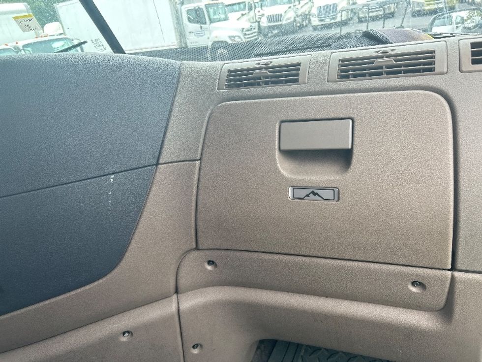 Sleeper Tractor-Heavy Duty Tractors-Freightliner-2020-Cascadia 12564ST-Jessup-MD-647,495\n\t\tmiles-$ 42,250 - Image 14