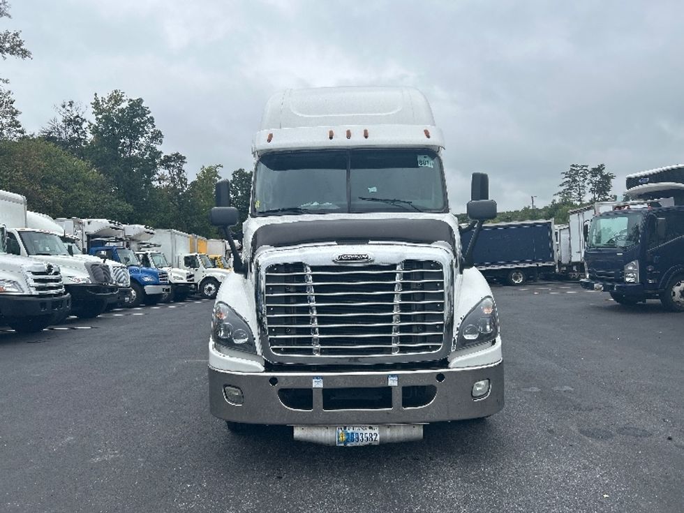 Sleeper Tractor-Heavy Duty Tractors-Freightliner-2020-Cascadia 12564ST-Jessup-MD-647,495\n\t\tmiles-$ 42,250 - Image 2
