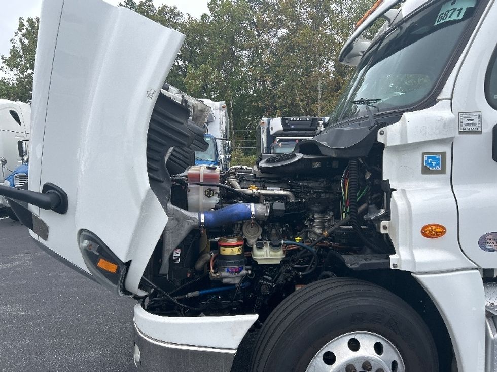 Sleeper Tractor-Heavy Duty Tractors-Freightliner-2020-Cascadia 12564ST-Jessup-MD-647,495\n\t\tmiles-$ 42,250 - Image 20