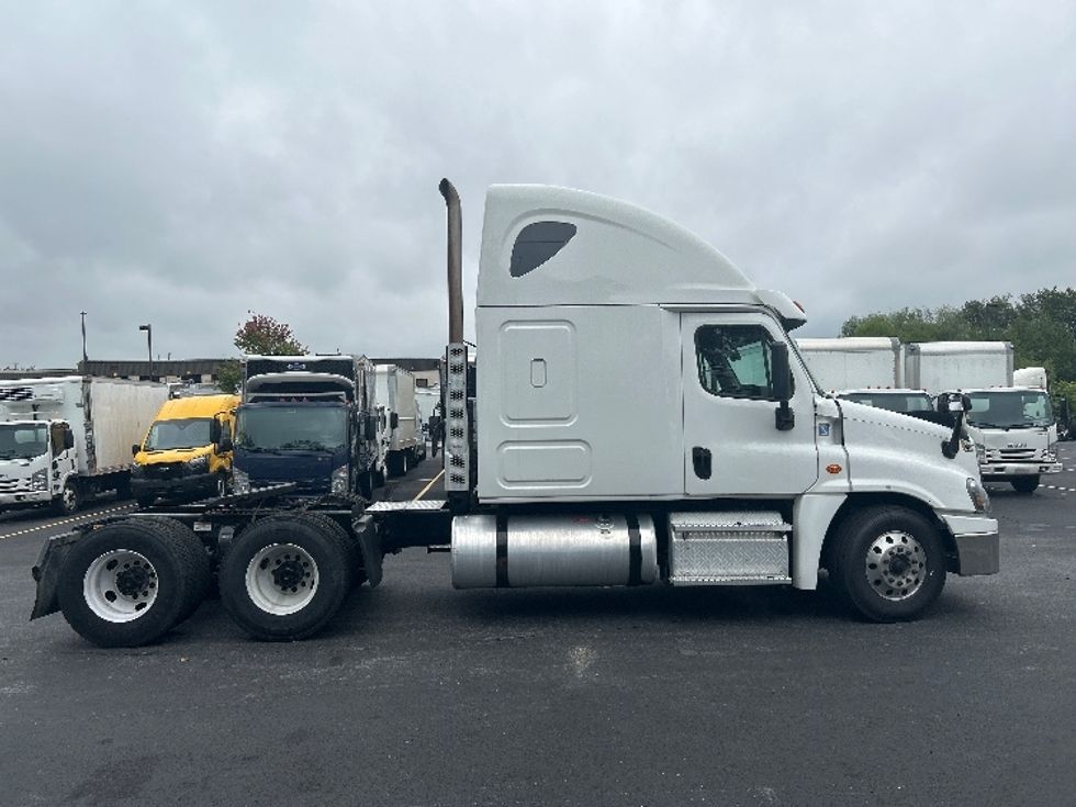 Sleeper Tractor-Heavy Duty Tractors-Freightliner-2020-Cascadia 12564ST-Jessup-MD-647,495\n\t\tmiles-$ 42,250 - Image 8