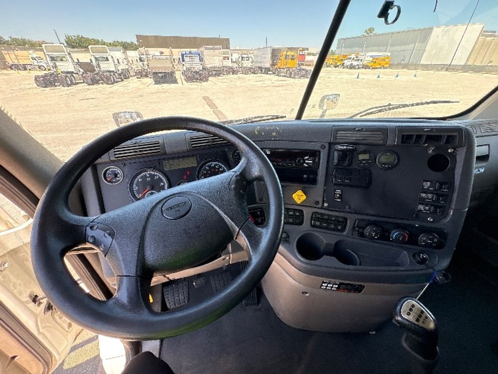 Sleeper Tractor-Heavy Duty Tractors-Freightliner-2020-Cascadia 12564ST-Katy-TX-287,788\n\t\tmiles-$ 69,000 - Image 11
