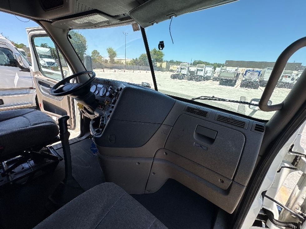 Sleeper Tractor-Heavy Duty Tractors-Freightliner-2020-Cascadia 12564ST-Katy-TX-287,788\n\t\tmiles-$ 69,000 - Image 15