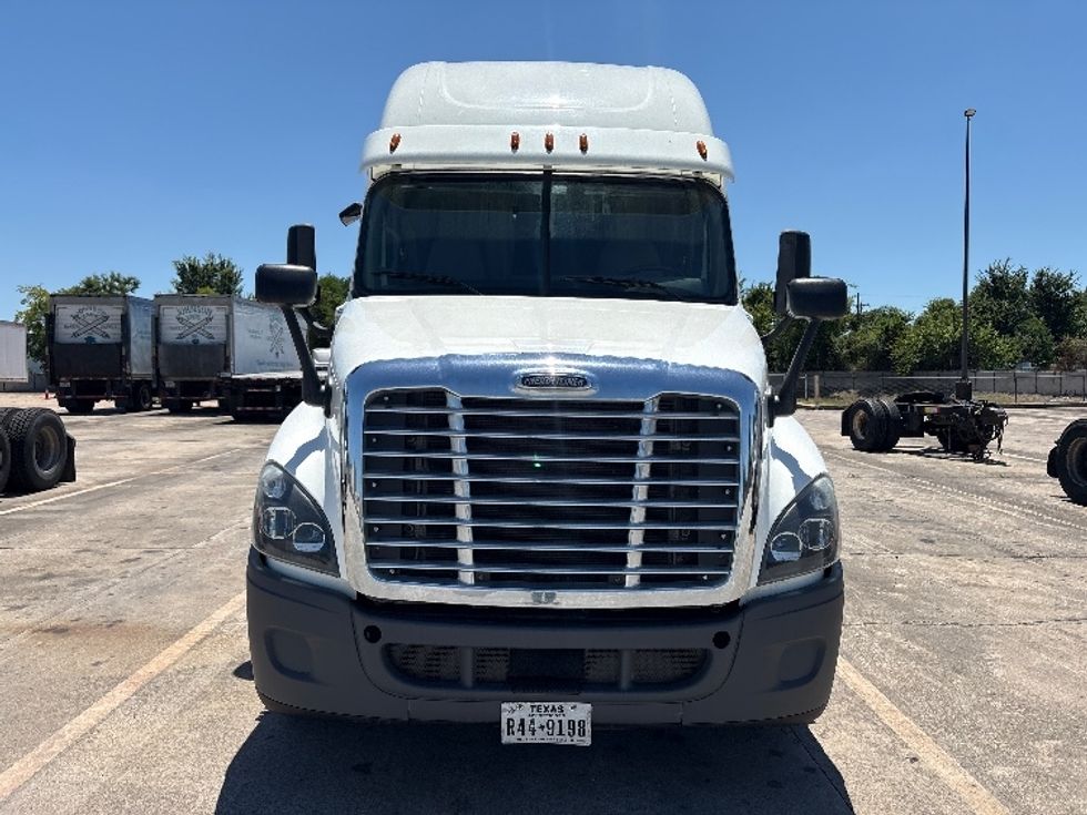 Sleeper Tractor-Heavy Duty Tractors-Freightliner-2020-Cascadia 12564ST-Katy-TX-287,788\n\t\tmiles-$ 69,000 - Image 2