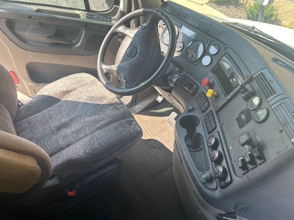 Sleeper Tractor-Heavy Duty Tractors-Freightliner-2020-Cascadia 12564ST-La Porte-IN-254,367\n\t\tmiles-$ 72,250 - Image 10