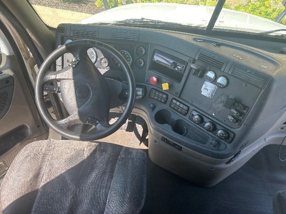 Sleeper Tractor-Heavy Duty Tractors-Freightliner-2020-Cascadia 12564ST-La Porte-IN-254,367\n\t\tmiles-$ 72,250 - Image 11