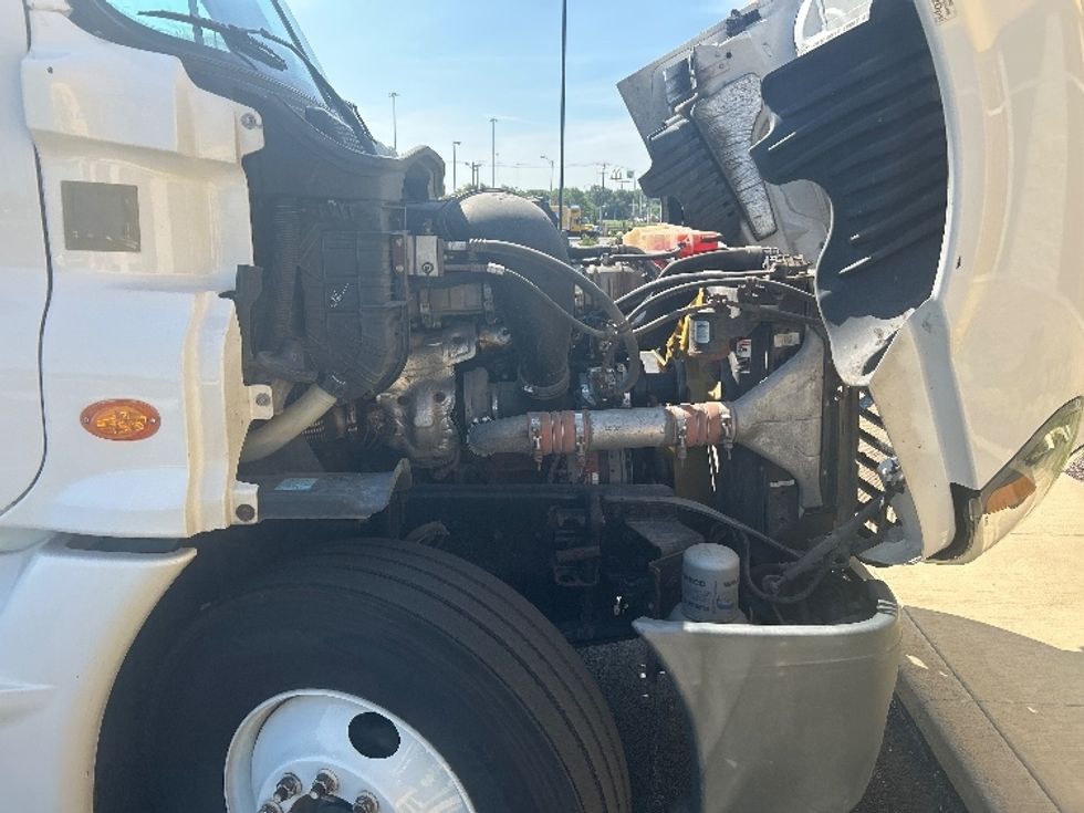 Sleeper Tractor-Heavy Duty Tractors-Freightliner-2020-Cascadia 12564ST-La Porte-IN-254,367\n\t\tmiles-$ 72,250 - Image 19