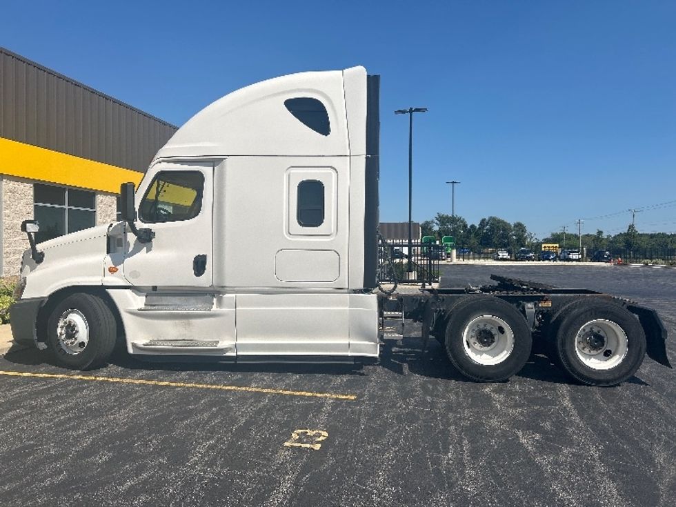 Sleeper Tractor-Heavy Duty Tractors-Freightliner-2020-Cascadia 12564ST-La Porte-IN-254,367\n\t\tmiles-$ 72,250 - Image 4