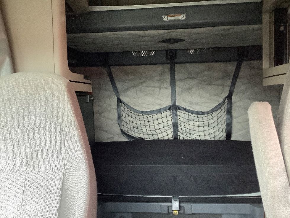 Sleeper Tractor-Heavy Duty Tractors-Freightliner-2020-Cascadia 12564ST-Lacey-WA-470,957\n\t\tmiles-$ 59,000 - Image 16