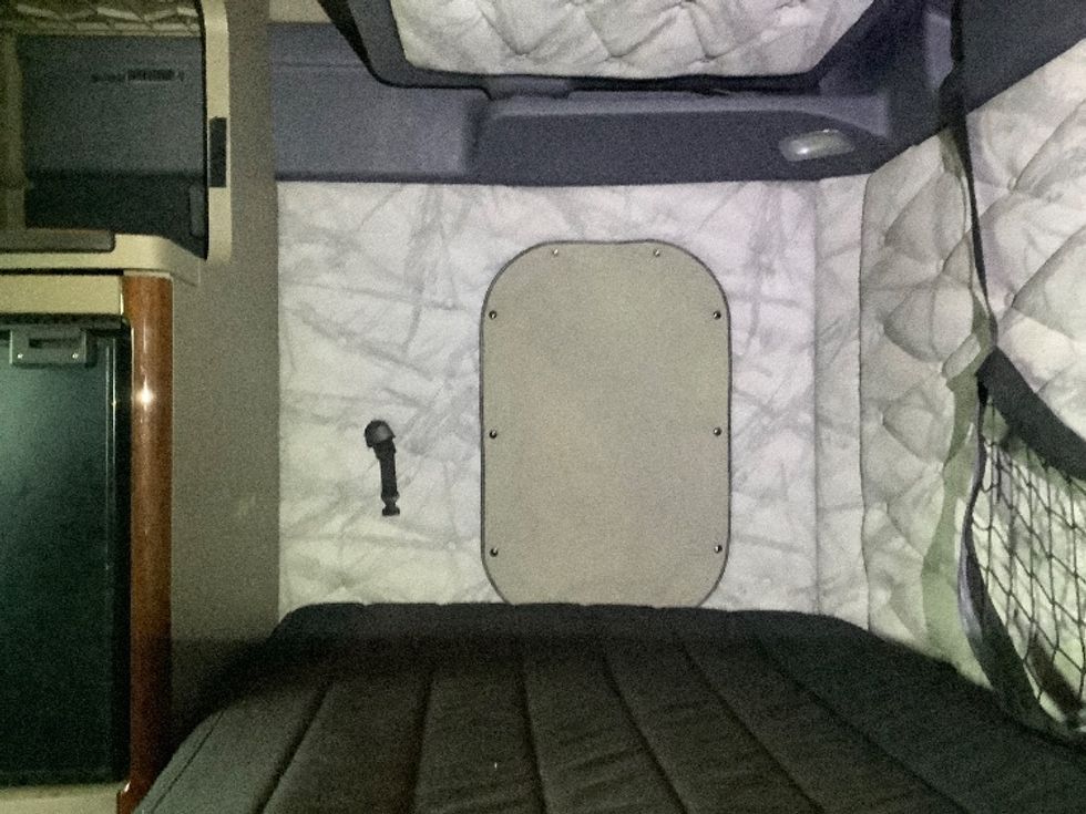 Sleeper Tractor-Heavy Duty Tractors-Freightliner-2020-Cascadia 12564ST-Lacey-WA-470,957\n\t\tmiles-$ 59,000 - Image 19