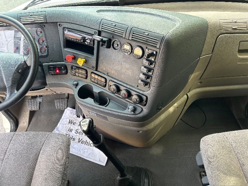 Sleeper Tractor-Heavy Duty Tractors-Freightliner-2020-Cascadia 12564ST-Ladson-SC-323,721\n\t\tmiles-$ 63,000 - Image 12
