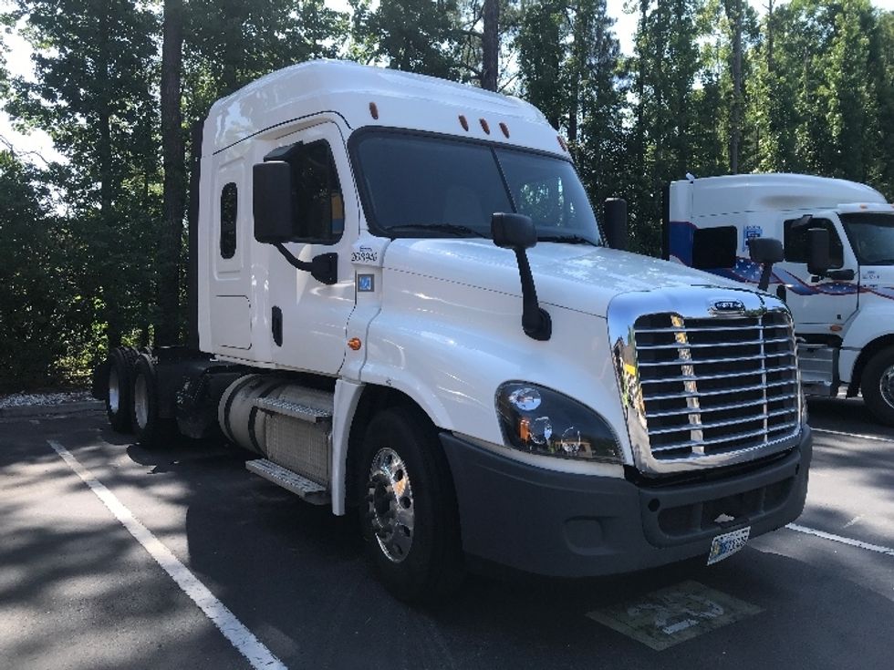 Sleeper Tractor-Heavy Duty Tractors-Freightliner-2020-Cascadia 12564ST-Ladson-SC-350,833\n\t\tmiles-$ 64,500 - Image 1