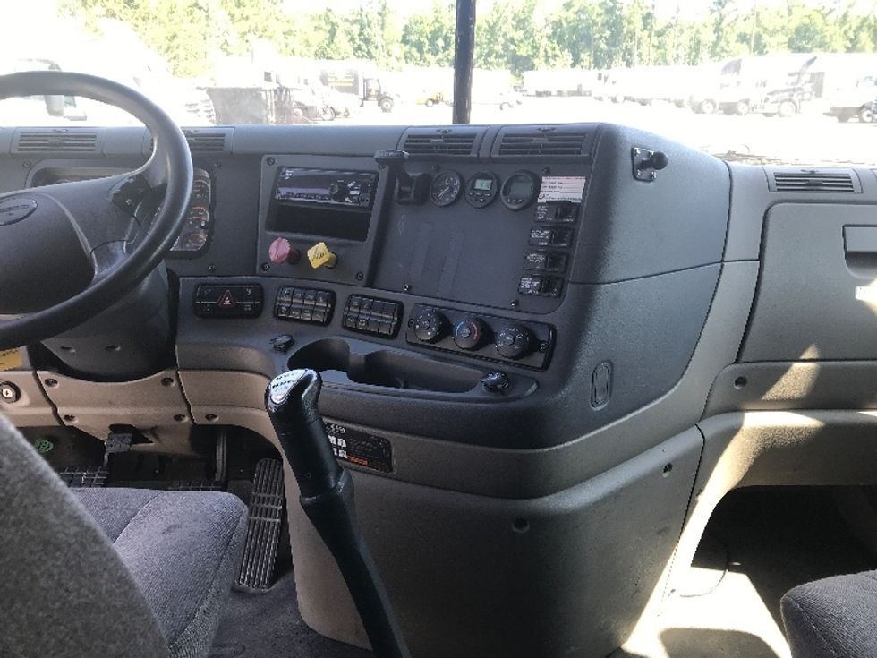 Sleeper Tractor-Heavy Duty Tractors-Freightliner-2020-Cascadia 12564ST-Ladson-SC-350,833\n\t\tmiles-$ 64,500 - Image 12