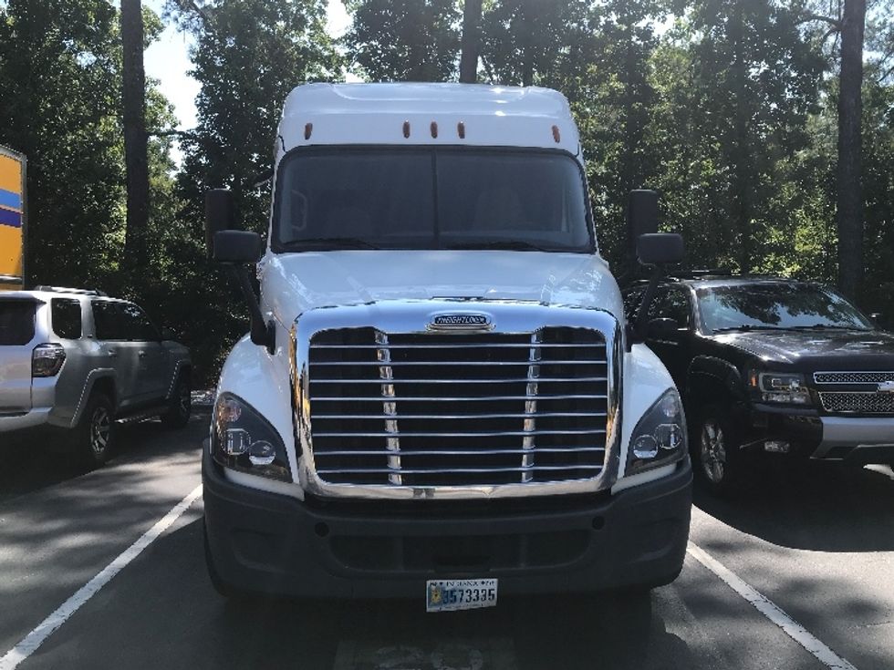 Sleeper Tractor-Heavy Duty Tractors-Freightliner-2020-Cascadia 12564ST-Ladson-SC-350,833\n\t\tmiles-$ 64,500 - Image 2