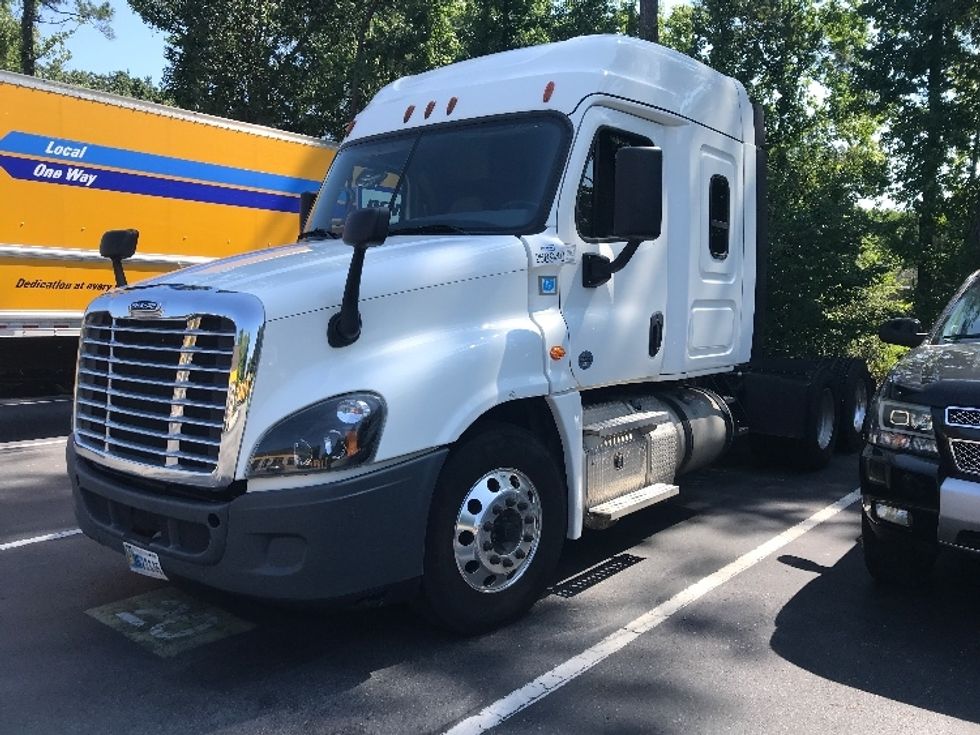 Sleeper Tractor-Heavy Duty Tractors-Freightliner-2020-Cascadia 12564ST-Ladson-SC-350,833\n\t\tmiles-$ 64,500 - Image 3