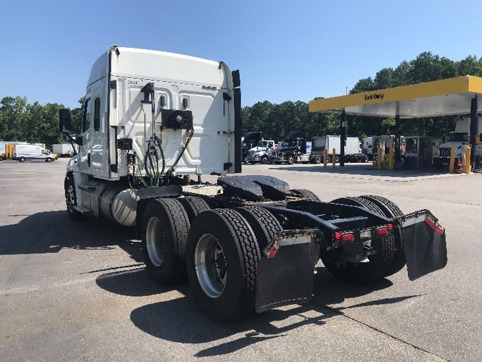 Sleeper Tractor-Heavy Duty Tractors-Freightliner-2020-Cascadia 12564ST-Ladson-SC-350,833\n\t\tmiles-$ 64,500 - Image 5